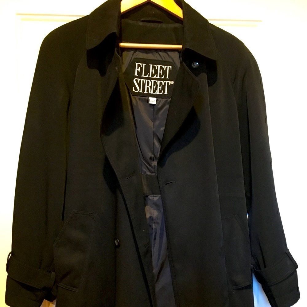 Fleet Street Women’s short length trench coat